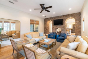 Parker by AvantStay Radiant Home w Stunning Design Close to Beach